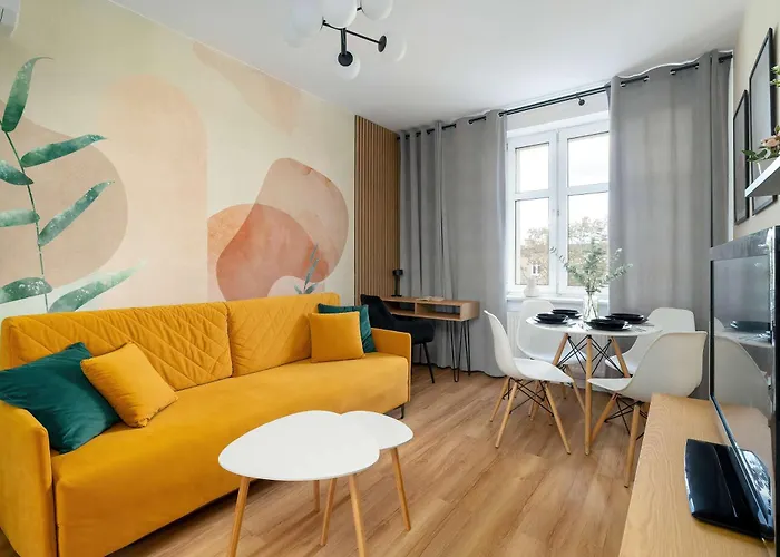 Yellow Apartment In Poznan With Air Conditioning And Desk For Remote Work By Noclegi Renters Lazarz photo